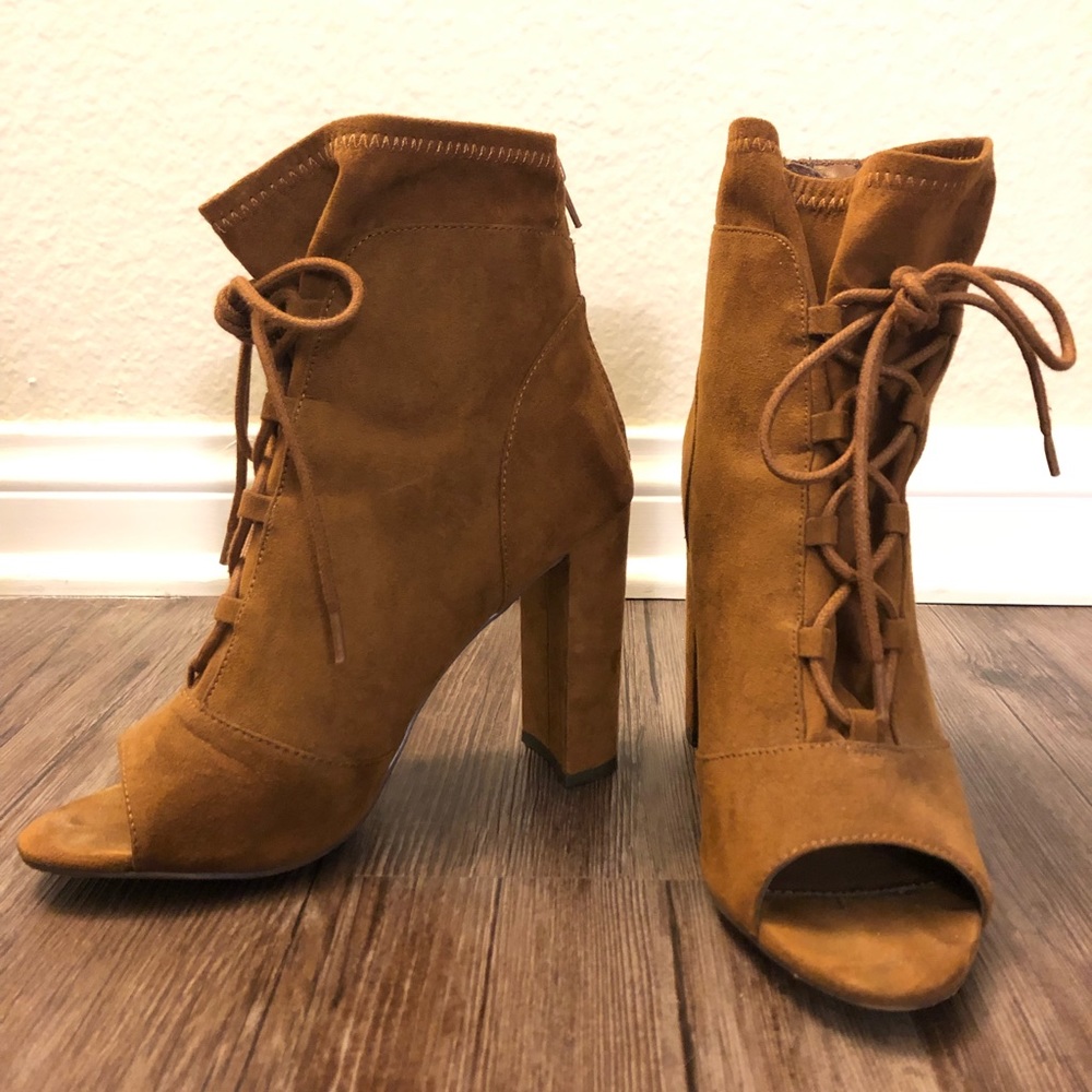 Express Tie-Up Boot